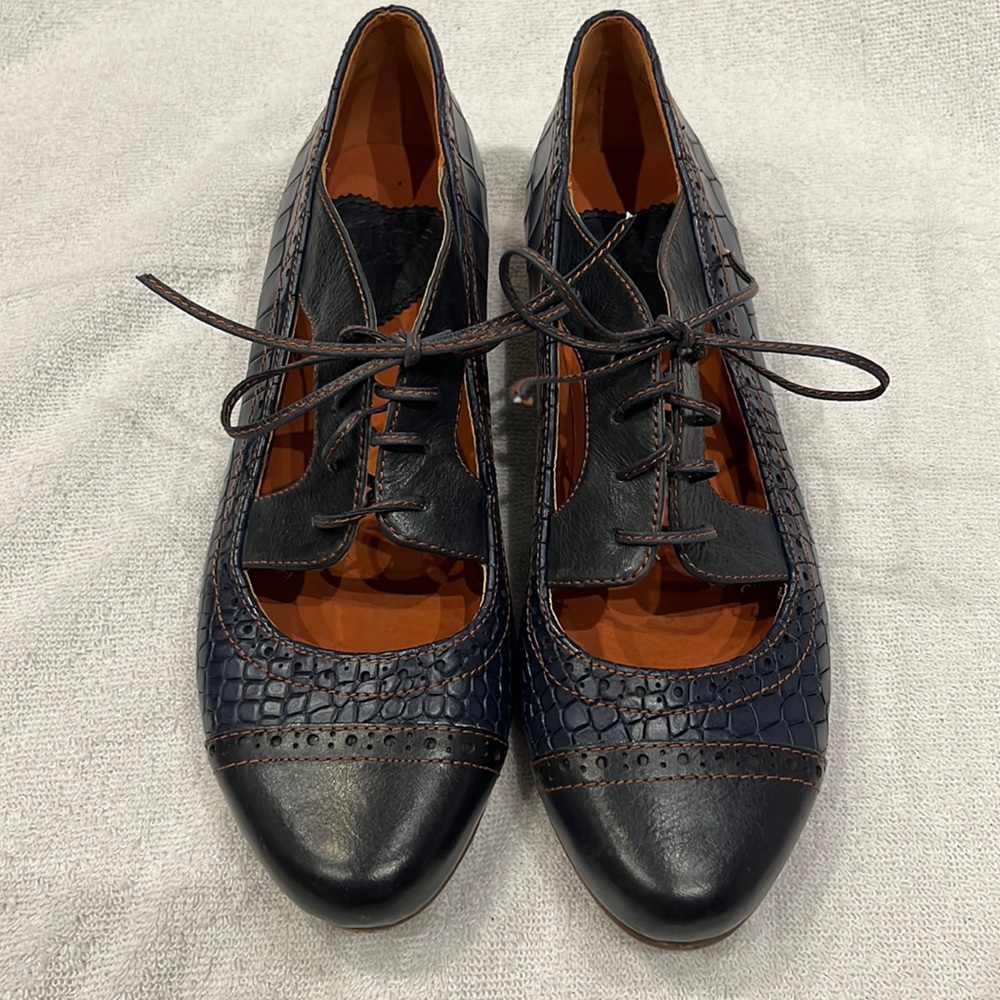 Latigo Anthropologie Heeled Flats Size 7.5